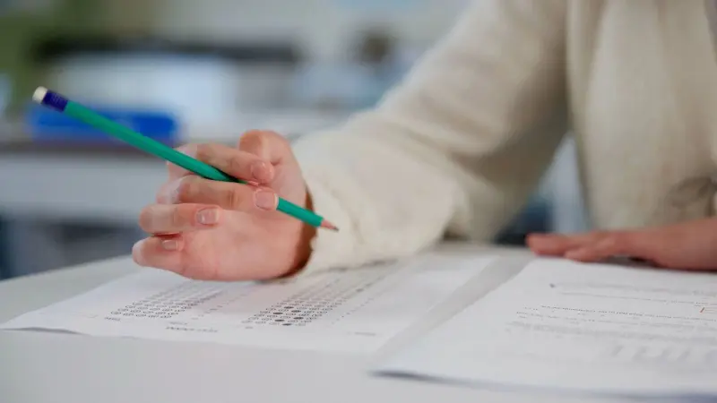 Públicos, exámenes de consejeros del INE