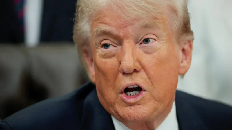 Donald Trump eleva cuota de refugiados para acoger a 10,000 sudafricanos blancos más