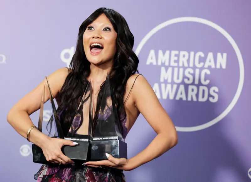 El glamur latino se impone en American Music Awards 2026