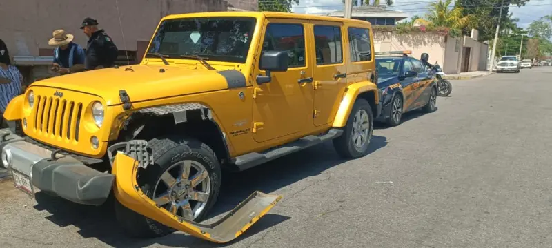 Choque por imprudencia deja dos lesionados y cuantiosos daños