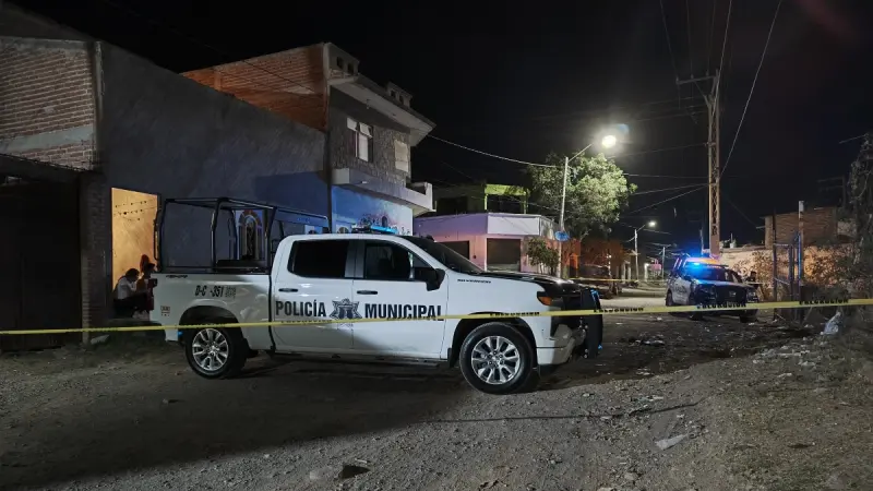 Le salvan la vida a hombre tras ser baleado por motosicarios en la colonia Santa Cruz, en León