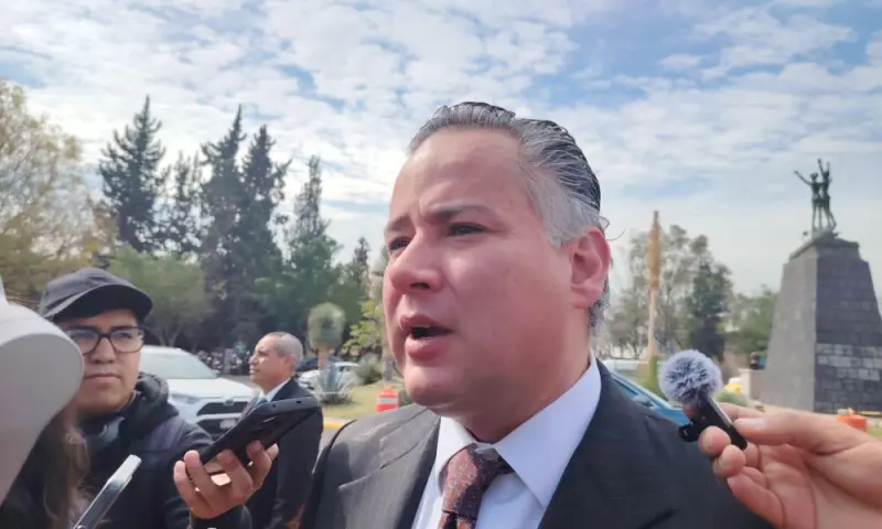 Celebra Santiago Nieto llegada de Ariadna Montiel a Morena