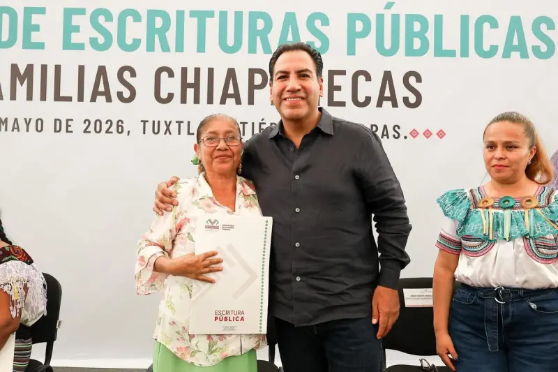 ERA entrega escrituras y fortalece certeza jurídica a familias chiapanecas