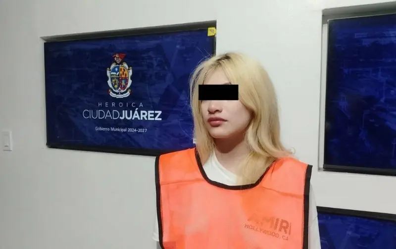 Ella es Janice de 18 años, acusada de atacar a dos mujeres afuera de bar