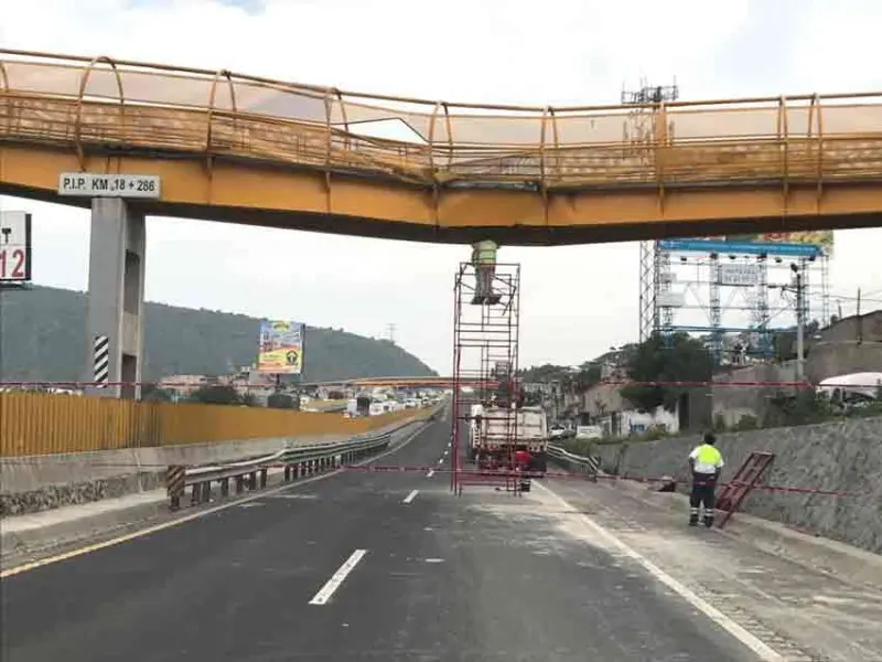 Anuncian cierres nocturnos en la México-Puebla por retiro de puente