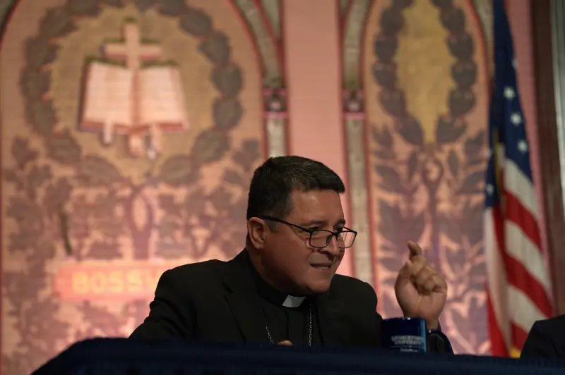 Elige León XIV como nuevo obispo en Virginia Occidental a un migrante salvadoreño y duro crítico de Trump