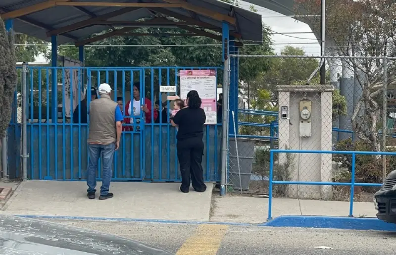 Escala conflicto en el CAM de Rosarito: investigan a maestra por presunto maltrato a alumnos