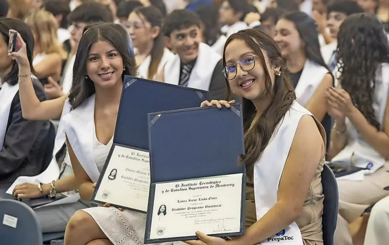 Concluyen sus estudios 132 estudiantes de PrepaTec