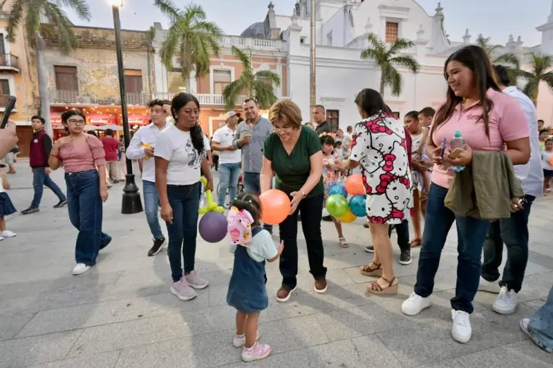 Celebra Ayuntamiento de Veracruz a la niñez con espectacular desfile