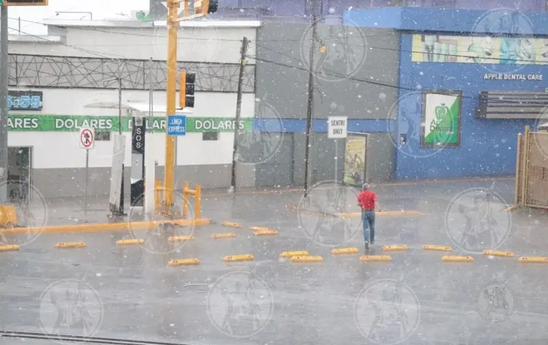 Video: Se registra granizada en varias colonias del poniente