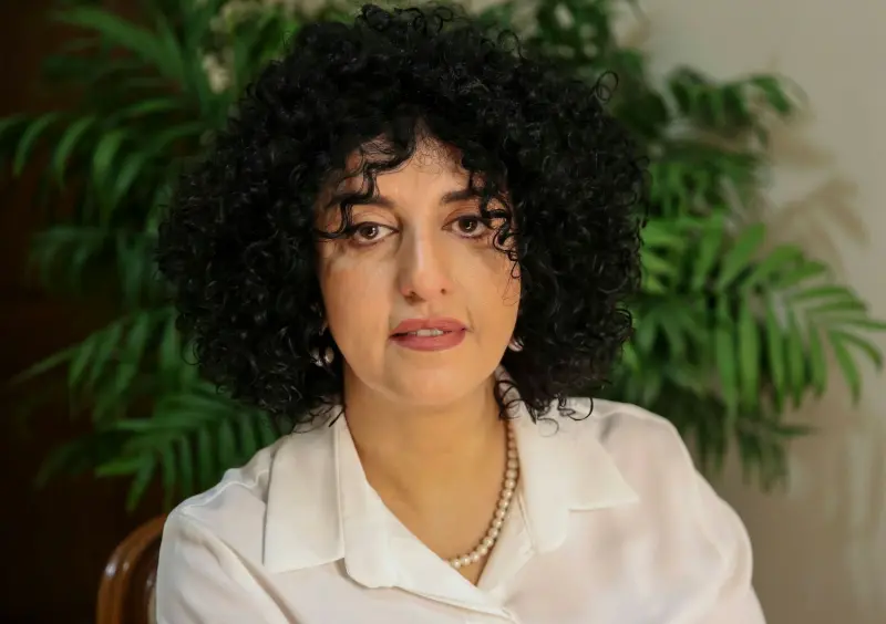 La nobel Narges Mohammadi se recupera en su domicilio bajo el temor de regresar a la cárcel
