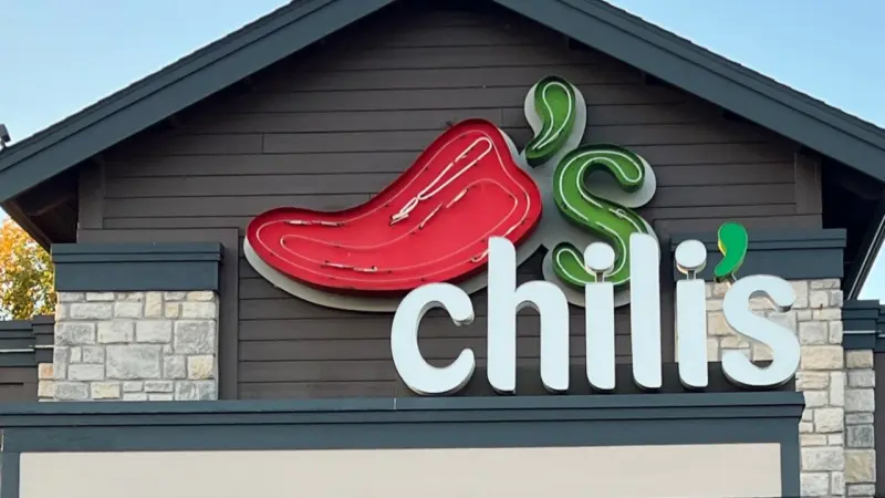 Alsea y CMR compiten un mismo mercado con la misma marca de restaurantes: Chili’s