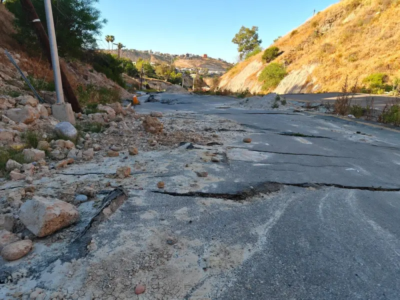 Deslizamiento en Erídano sigue avanzando; vecinos abandonan más viviendas en zona de riesgo