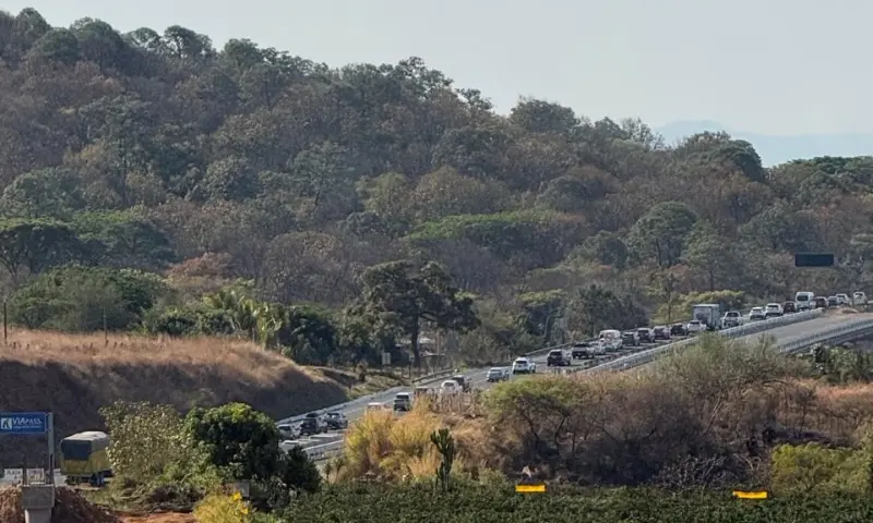 Tres heridos en accidente en la Siglo 21
