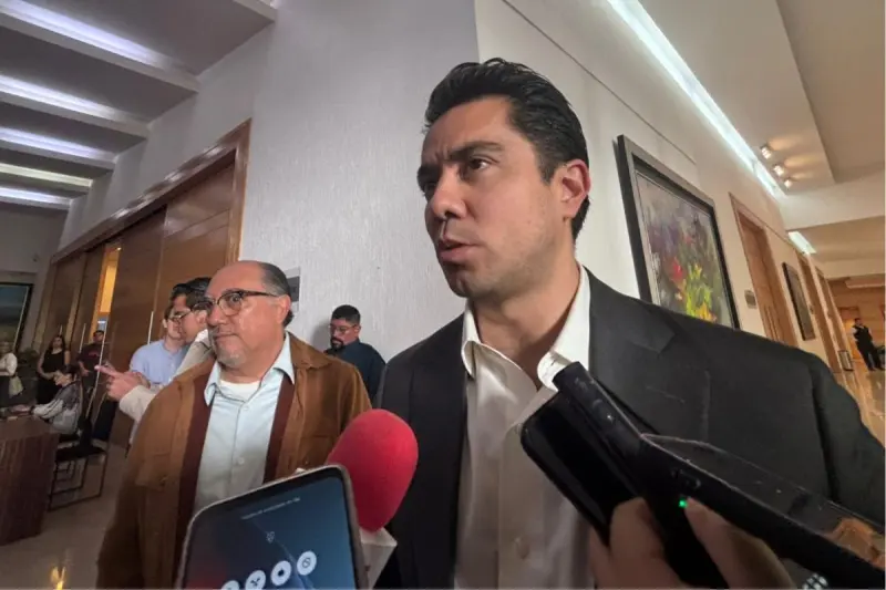 Felifer Macías descarta posible renuncia del secretario de la SSPM