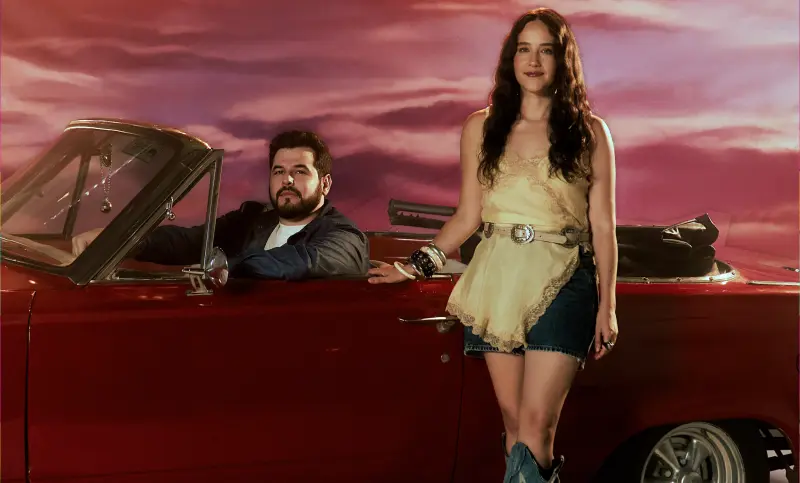 Kurt vive El mejor verano con Ximena Sariñana