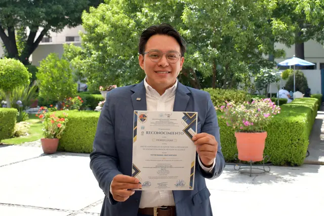 Gana alumno de la BUAP primer lugar en Congreso Nacional de Enfermería
