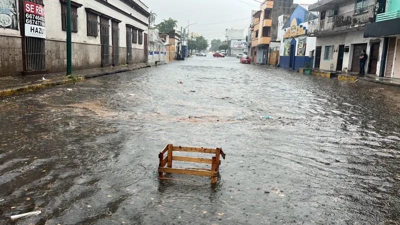 Amanece Culiacán con fuertes lluvias; serían las primeras de esta magnitud de la temporada