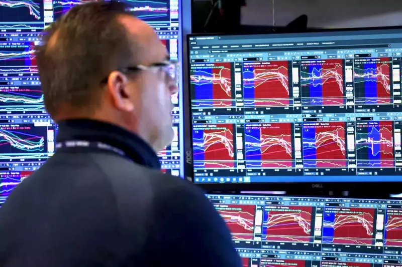 Tecnológicas frenan a Wall Street; corrección en chips marca la semana