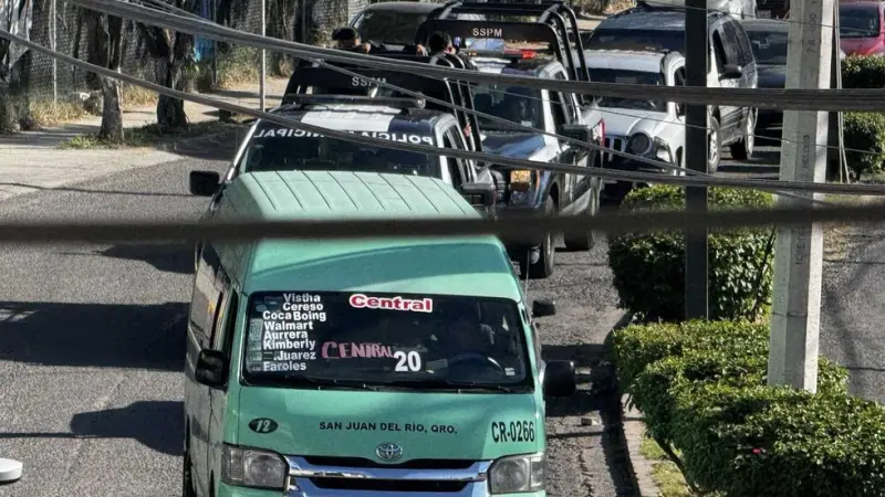 Por qué chocan las unidades de transporte en San Juan del Río