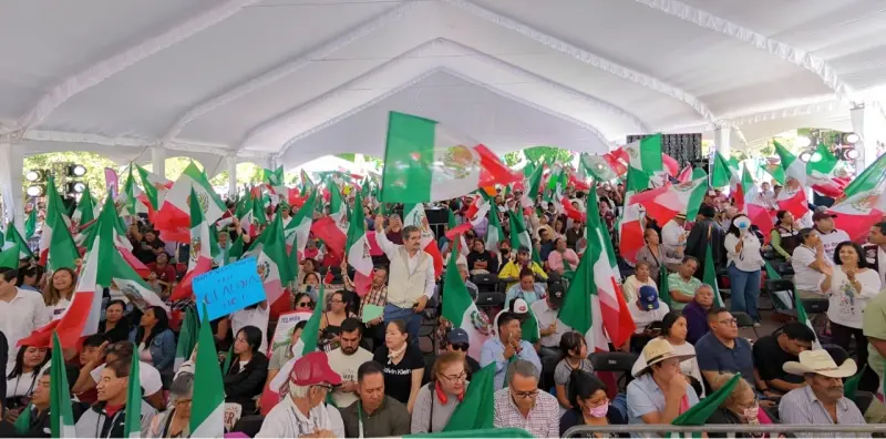 Afines a la 4T se reúnen en Plaza Fundadores para celebrar 2 años del triunfo de Sheinbaum
