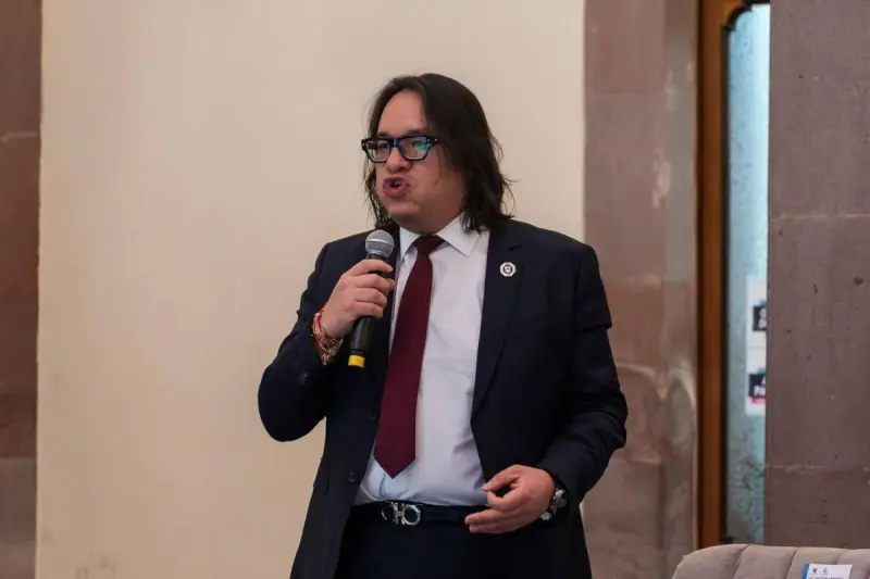 Dictan prisión preventiva a médico detenido en Querétaro