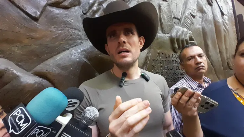 Niega Bautista Tafolla acuerdo entre movimiento del sombrero y MC