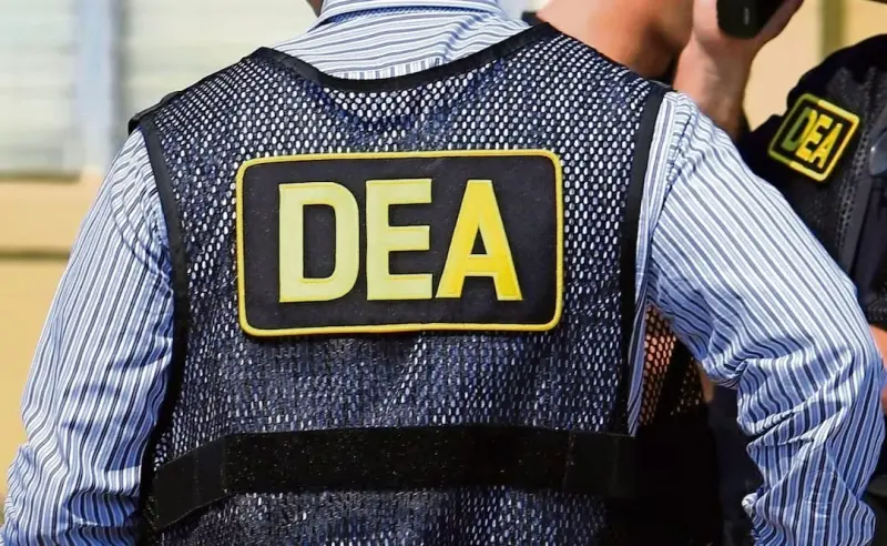 Expedientes revelan cómo algunos agentes de la DEA fueron acusados de colaborar con organizaciones criminales