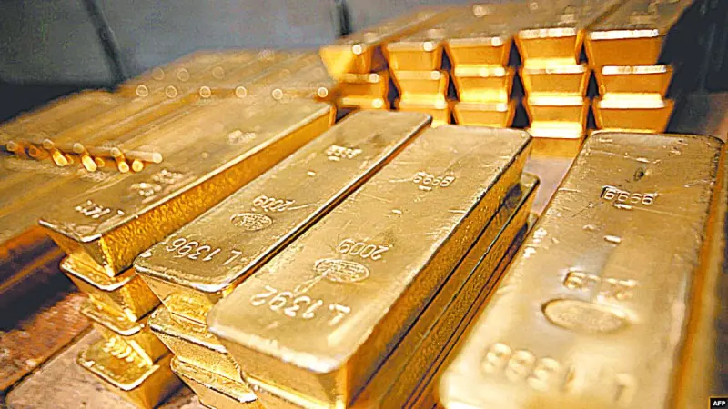 Oro cayó ante temores de inflación y alza de tasas de interés
