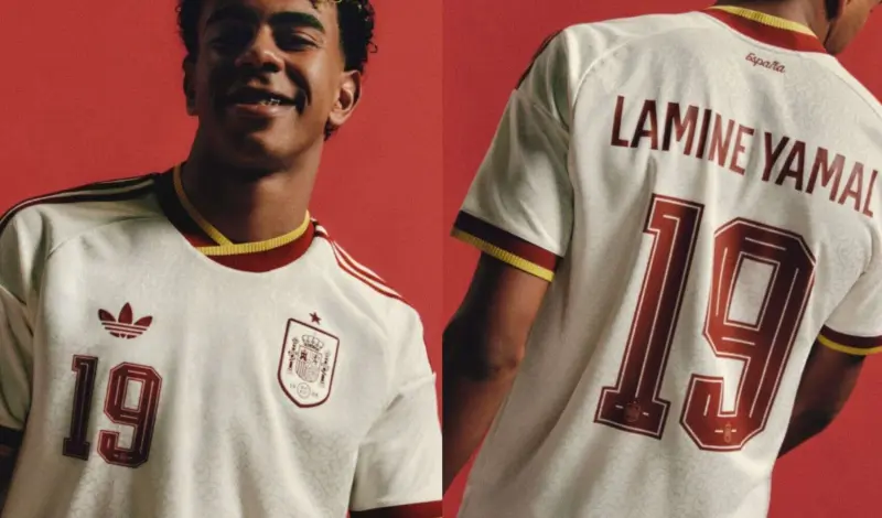 Por qué todo el mundo quiere la segunda equipación de España (y casi nadie la roja)
