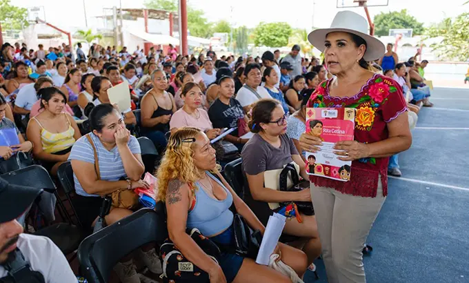 Dinero directo al salón: beca Rita Cetina pisa fuerte en Quintana Roo