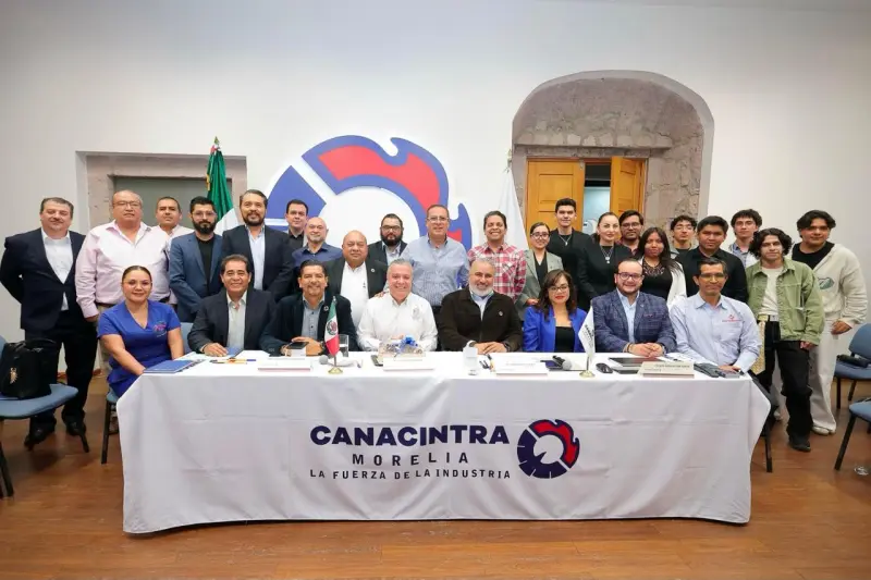 Comparte Luis Navarro situación financiera de Michoacán a Canacintra