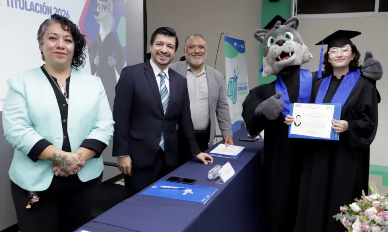 Reciben egresadas y egresados de la UTC sus títulos profesionales