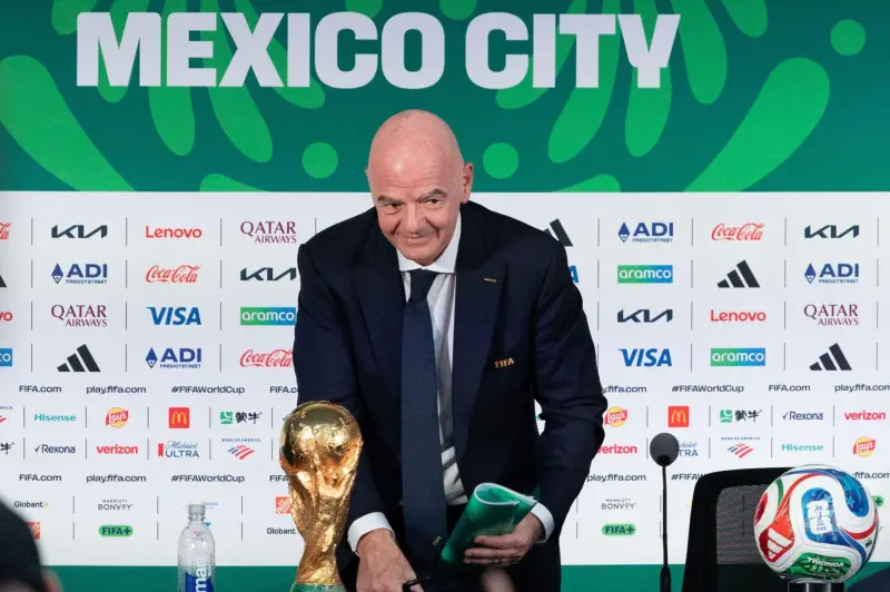 Infantino amenaza con matar a la gallina de los huevos de oro