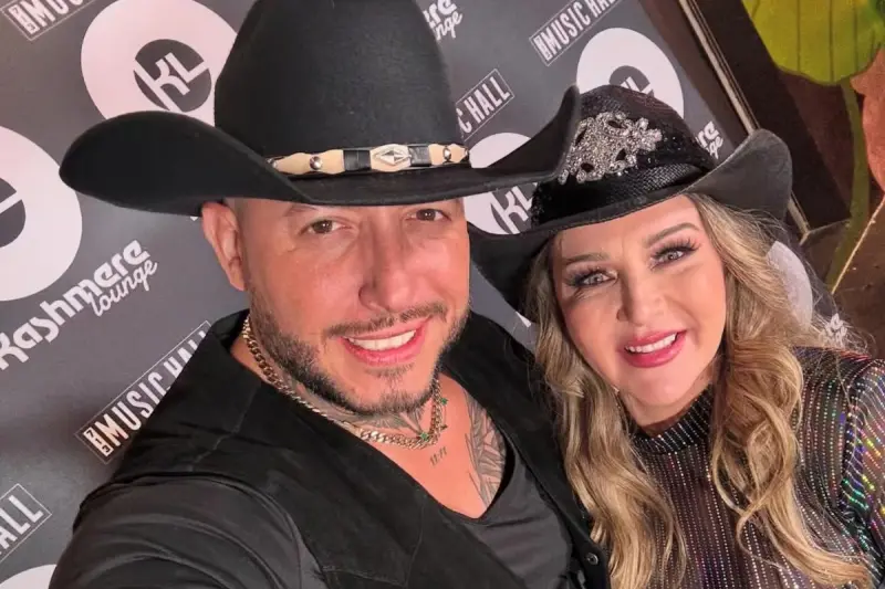 Cibad Hernández se molesta con reportero tras confusión con Alicia Villarreal: “Estás mal informado, compa” (VIDEO)