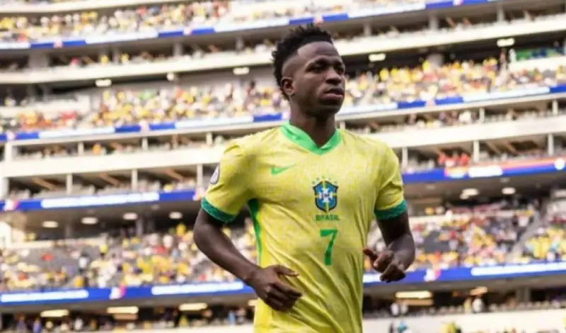 Ancelotti y las lesiones coronan a Vinicius como el verdadero rey de Brasil
