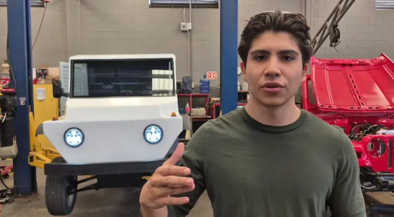 Estudiante del ITH cumple sueño de crear un vehículo eléctrico: Prepara prototipo para lanzarlo al mercado