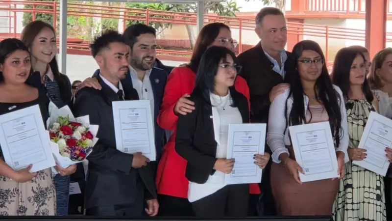 Mauricio Kuri encabeza graduación de 2 mil 342 beneficiarios del programa “Contigo, Que Nadie se Quede Atrás”