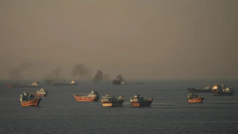 Petroleros iraníes cruzan el bloqueo de EU tras anuncio de acuerdo