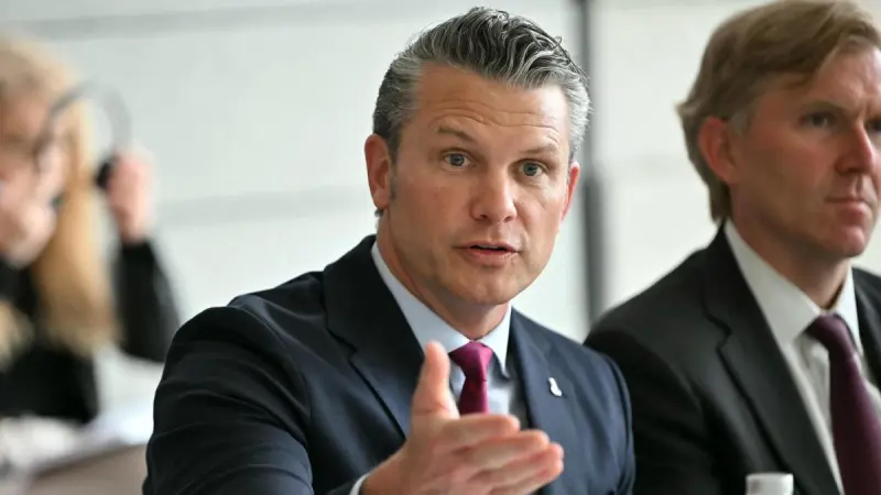 Hegseth insta a Europa a combatir una "invasión" de migrantes