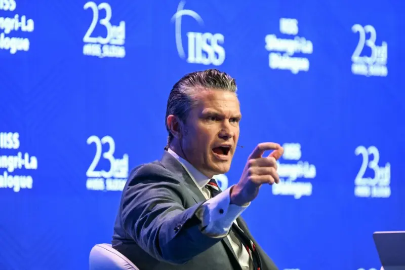 Pete Hegseth dice que hay una "alarma justificada" sobre el fortalecimiento militar de China