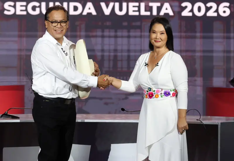 Keiko Fujimori amplía ventaja en Perú mientras Roberto Sánchez convoca protestas y presenta recursos legales