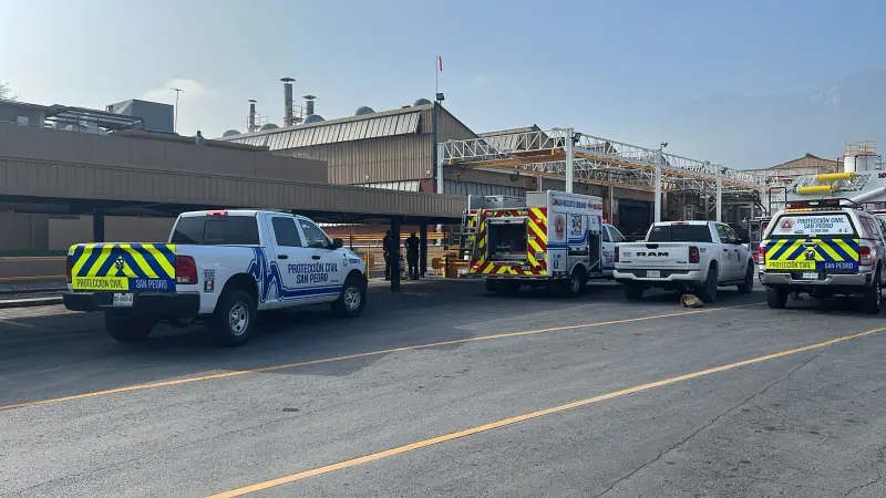 Desalojan planta industrial en San Pedro tras incendio