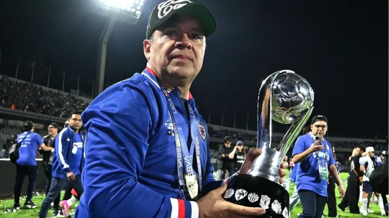 Cooperativistas refrendan liderazgo de Víctor Velázquez; aprueban su reelección por unanimidad en Cruz Azul