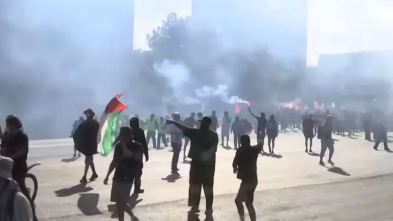 Furia contra el G7: ¿qué hay detrás de las protestas violentas de 20.000 personas en Ginebra?