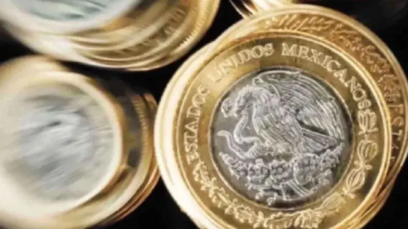 Peso mexicano se aprecia ante retroceso del dólar y tras dato local de inflación