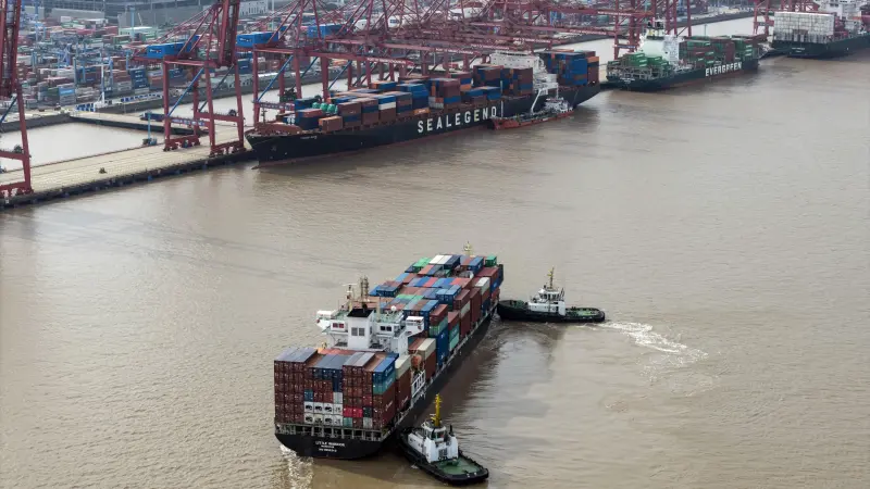 China levanta murallas alrededor de su economía