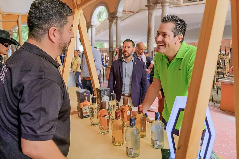 Mundo Jalisco impulsa economía local en el Parque Agua Azul