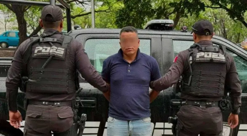 Detienen en Corregidora a sujeto vinculado con presunta venta de armas en redes sociales