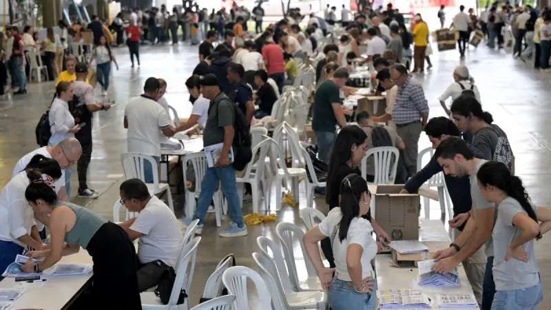 Ambiente mundialista y electoral en Bogotá